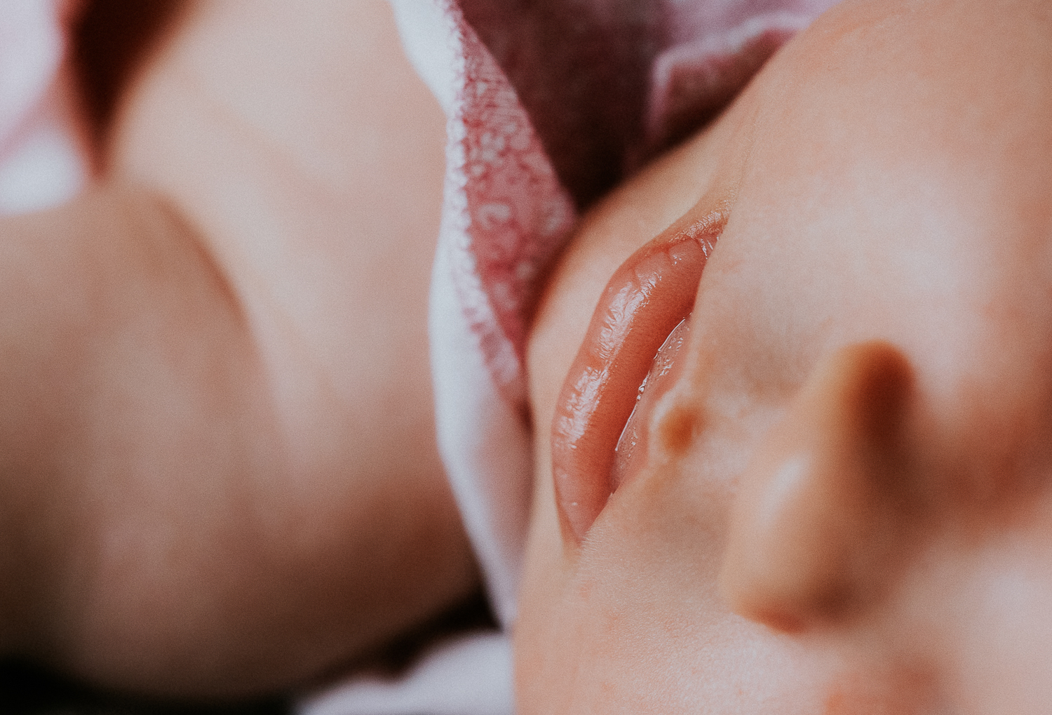 london newborn baby photographer close up of baby girls lips with macro lens